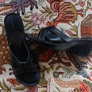 Black Leather Small Wedge Size 10 Very Comfortable And Like New Condition.